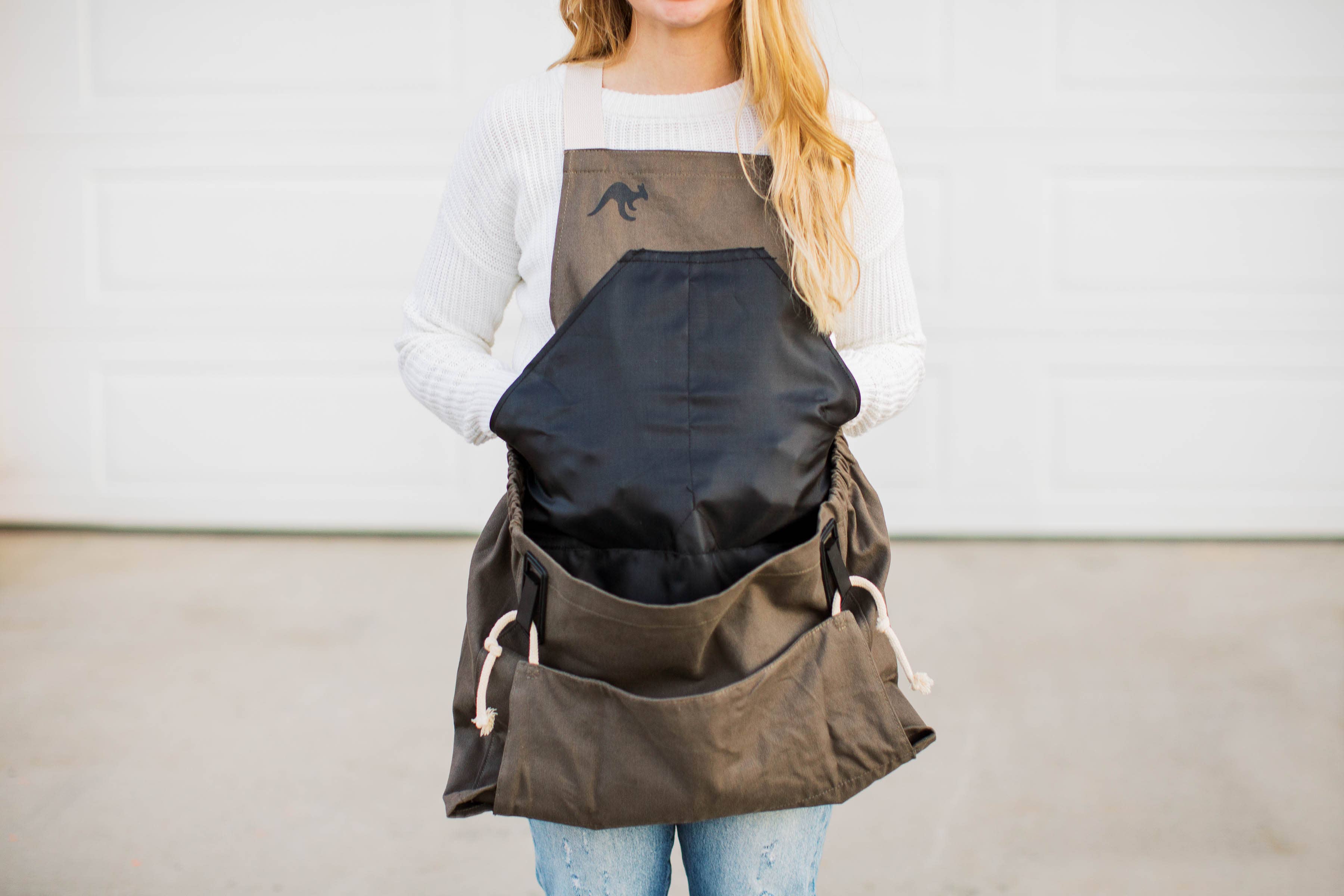 The Roo Apron - Taupe