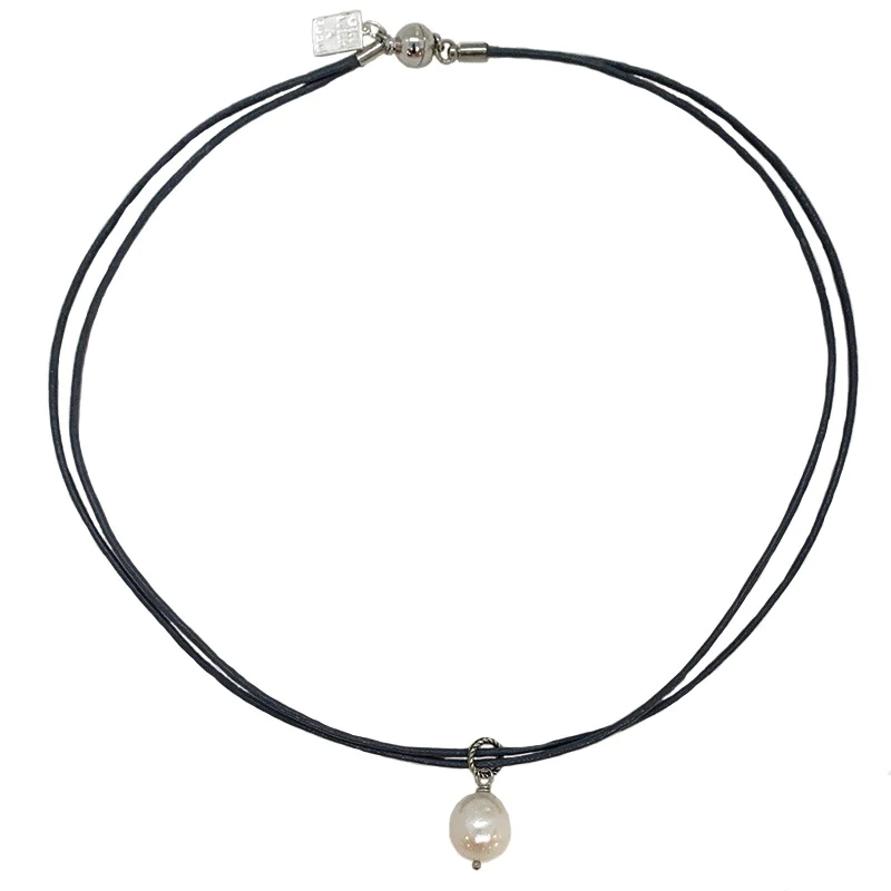 Black Leather Choker Round Pearl 18"