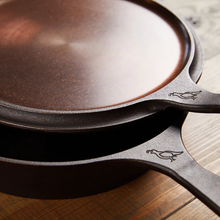 Load image into Gallery viewer, Smithey Ironware Company - No. 10 Flat Top Cast Iron Griddle
